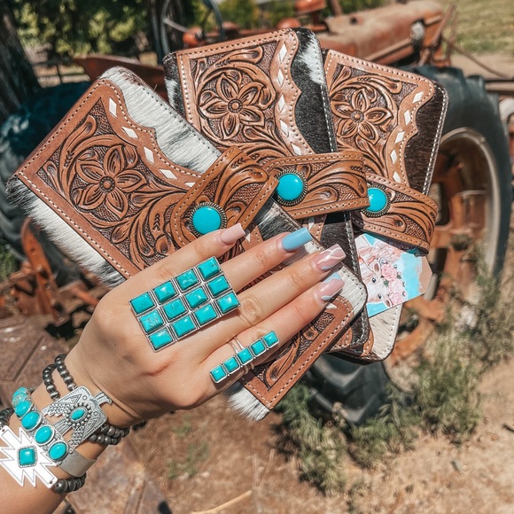 The Harper Wallet a Haute Southern Hyde x Beth Marie Exclusive - Picture 2 of 8